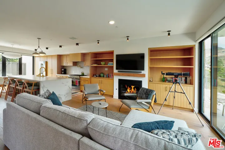 6208 Tapia Drive B, Malibu, California 90265