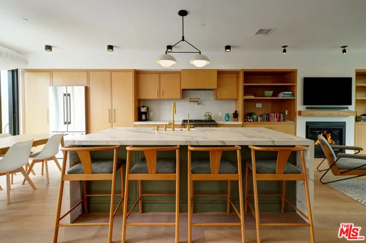 6208 Tapia Drive B, Malibu, California 90265