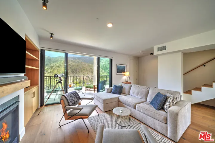 6208 Tapia Drive B, Malibu, California 90265