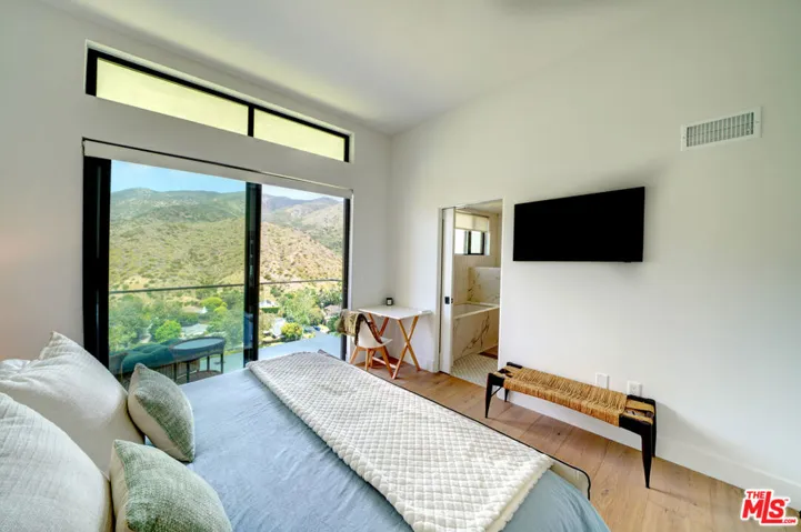 6208 Tapia Drive B, Malibu, California 90265