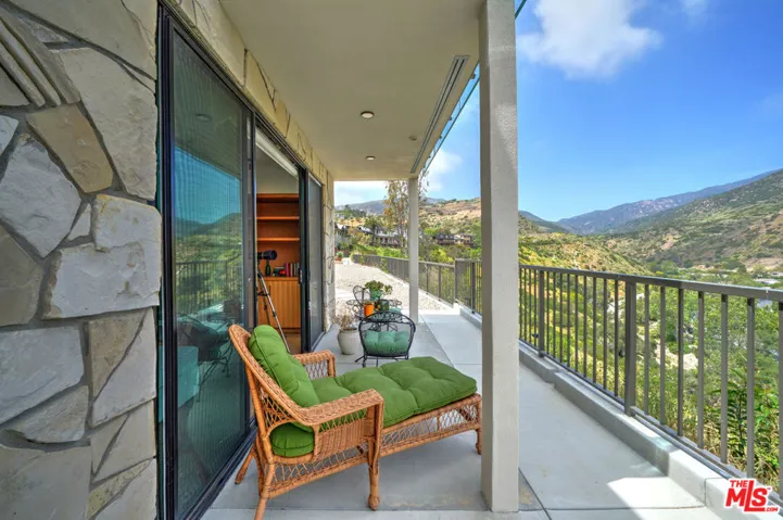 6208 Tapia Drive B, Malibu, California 90265