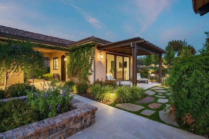 3043 Via Montevina, Fallbrook, California 92028