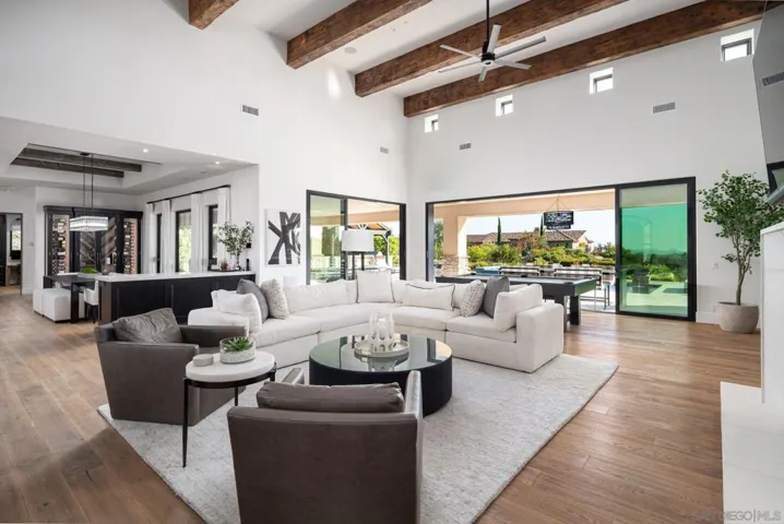 3043 Via Montevina, Fallbrook, California 92028