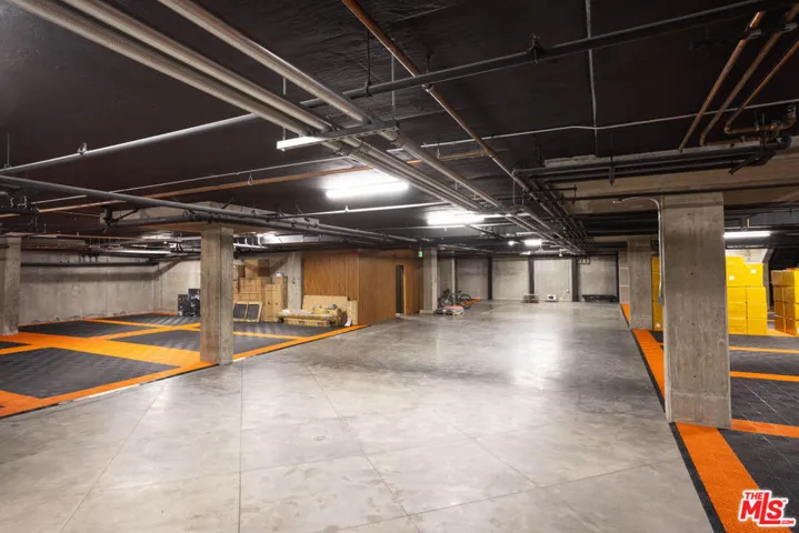 547 N Sweetzer Avenue 102, West Hollywood, California 90048
