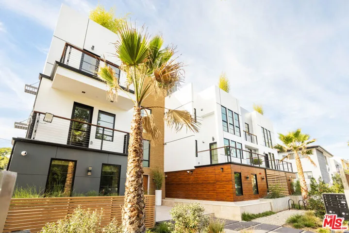 547 N Sweetzer Avenue 102, West Hollywood, California 90048
