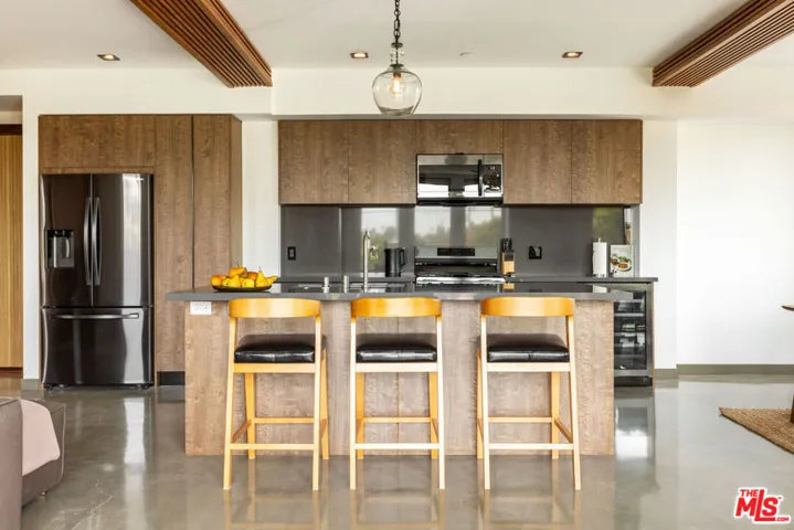 547 N Sweetzer Avenue 102, West Hollywood, California 90048