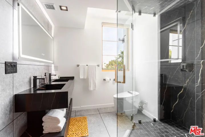 547 N Sweetzer Avenue 102, West Hollywood, California 90048