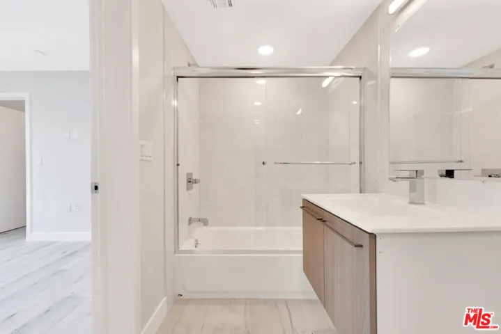 917 S Berendo Street 101, Los Angeles, California 90006