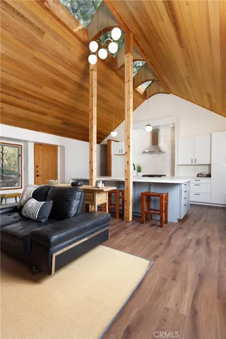 1384 Golden Rule, Lake Arrowhead, California 92352