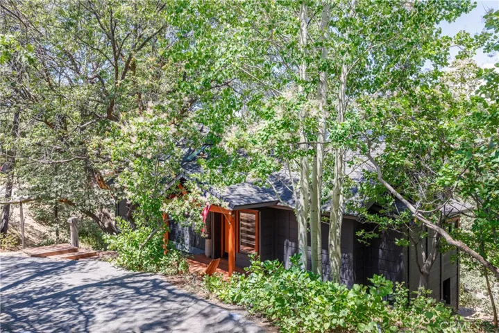 1384 Golden Rule, Lake Arrowhead, California 92352