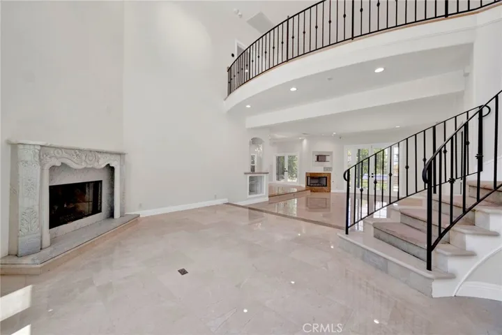 Main Entrance/Foyer