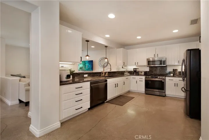 125 Nantucket Lane, Aliso Viejo, California 92656