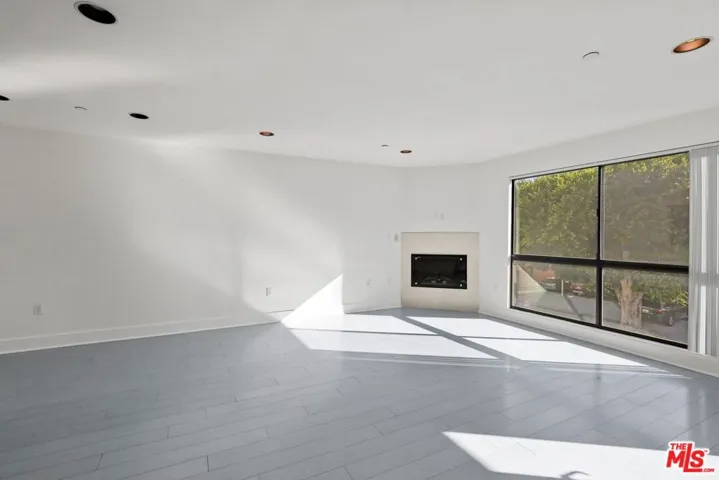 1518 Federal 305, Los Angeles, California 90025
