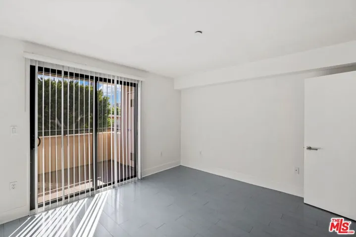1518 Federal 305, Los Angeles, California 90025