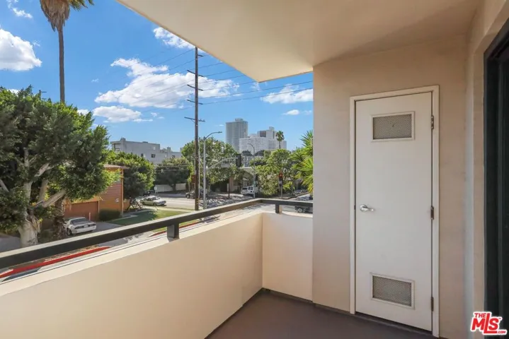 1518 Federal 305, Los Angeles, California 90025