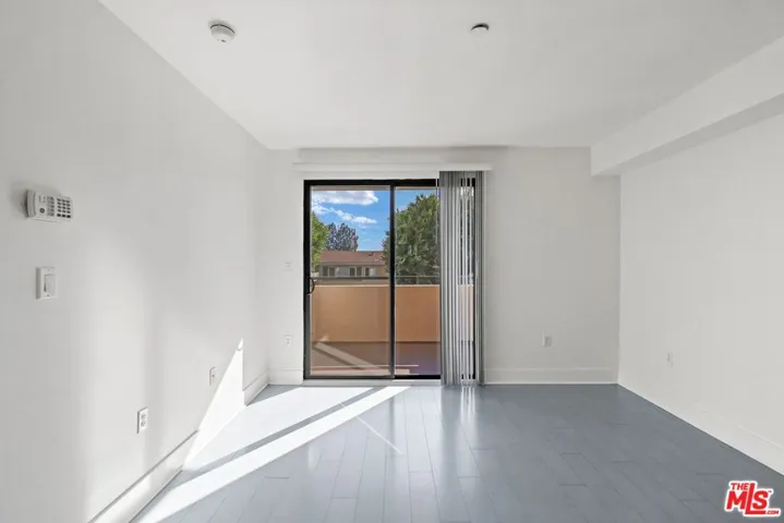 1518 Federal 305, Los Angeles, California 90025