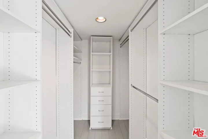 1518 Federal 305, Los Angeles, California 90025