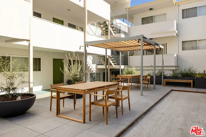 6615 Franklin Avenue, Los Angeles, California 90028
