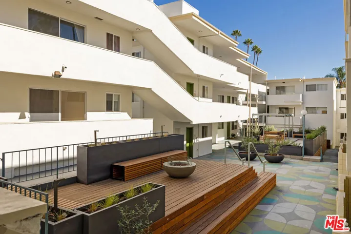 6615 Franklin Avenue, Los Angeles, California 90028