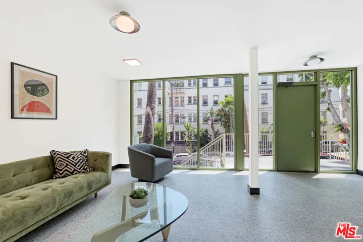 6615 Franklin Avenue, Los Angeles, California 90028