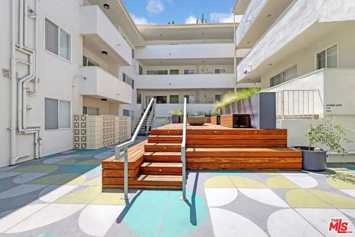 6615 Franklin Avenue, Los Angeles, California 90028