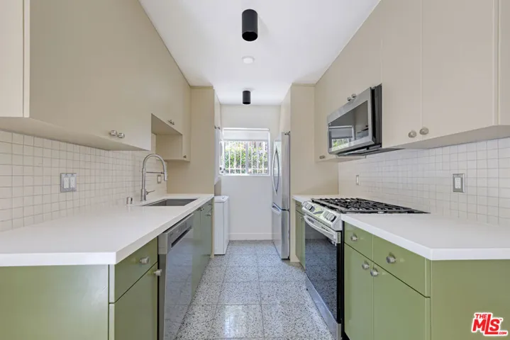 6615 Franklin Avenue, Los Angeles, California 90028
