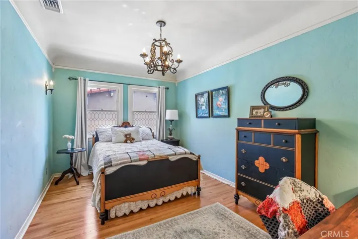 3721 Falcon Avenue, Long Beach, California 90807