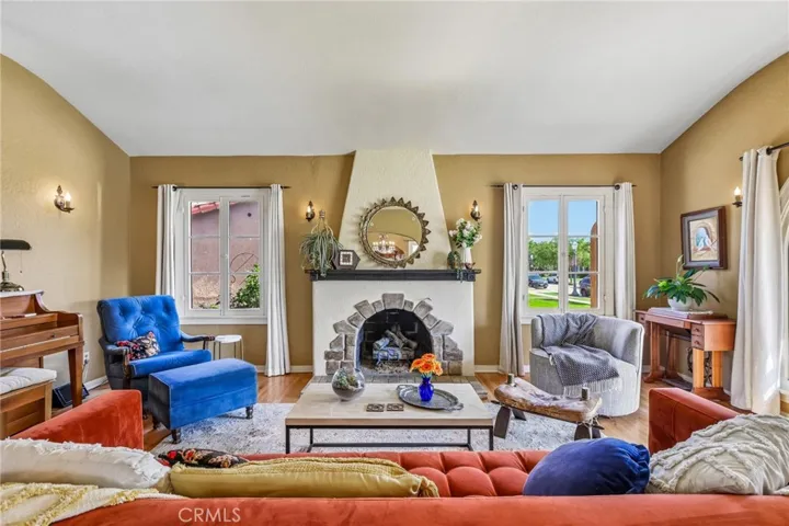 3721 Falcon Avenue, Long Beach, California 90807