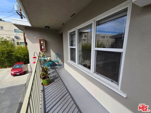 7621 Hampton Avenue 103, West Hollywood, California 90046