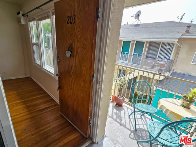 7621 Hampton Avenue 103, West Hollywood, California 90046