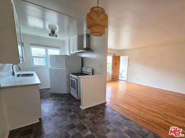 7621 Hampton Avenue 103, West Hollywood, California 90046