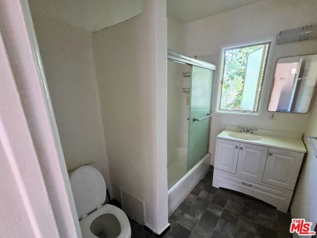 7621 Hampton Avenue 103, West Hollywood, California 90046