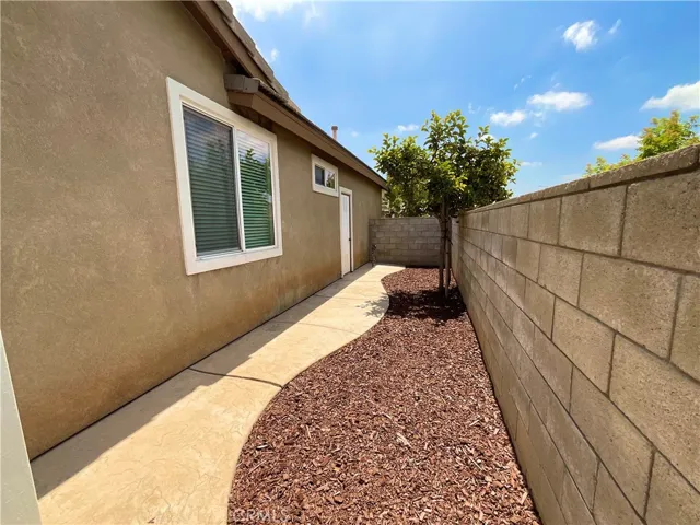 7142 Hidden Court, Highland, California 92346