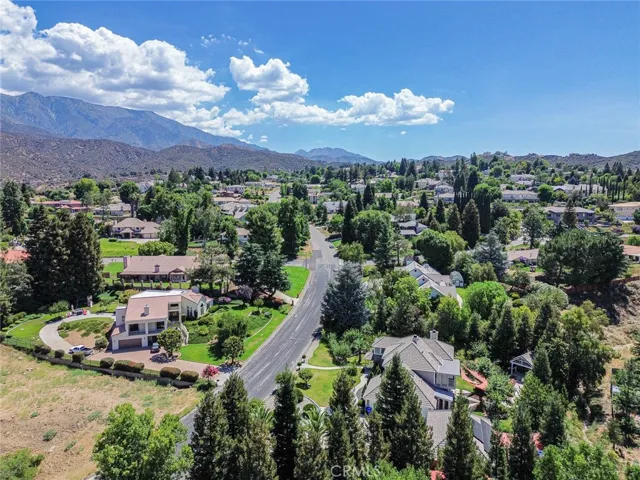 13634 Oak Mesa Drive, Yucaipa, California 92399