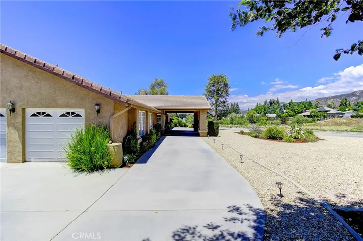 13634 Oak Mesa Drive, Yucaipa, California 92399
