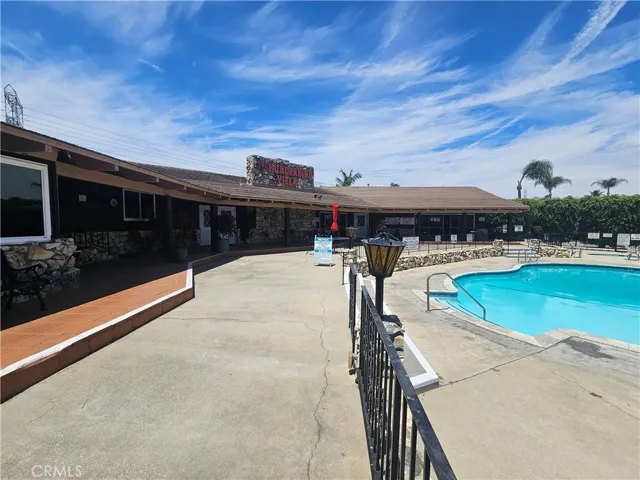 10001 W Frontage Road 211, South Gate, California 90280