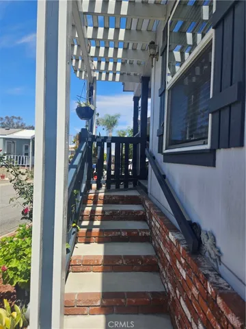 10001 W Frontage Road 211, South Gate, California 90280