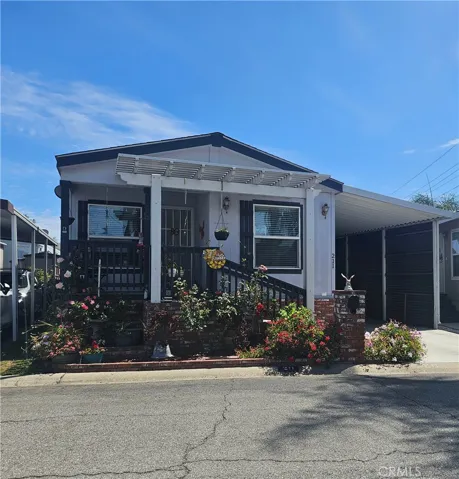 10001 W Frontage Road 211, South Gate, California 90280