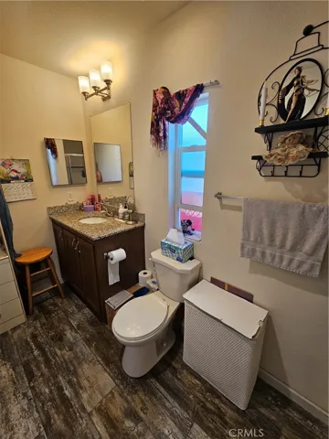 10001 W Frontage Road 211, South Gate, California 90280