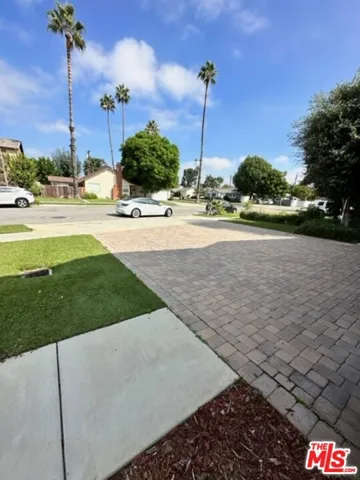 17032 Cantlay Street, Lake Balboa, California 91406