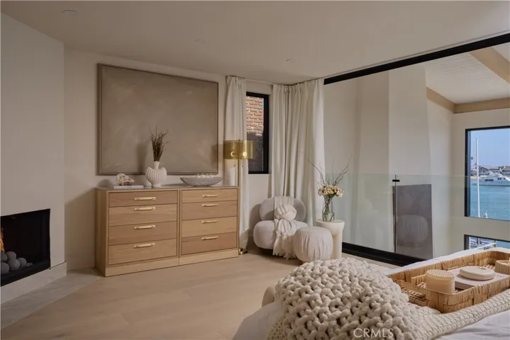 809 Via Lido Soud, Newport Beach, California 92663