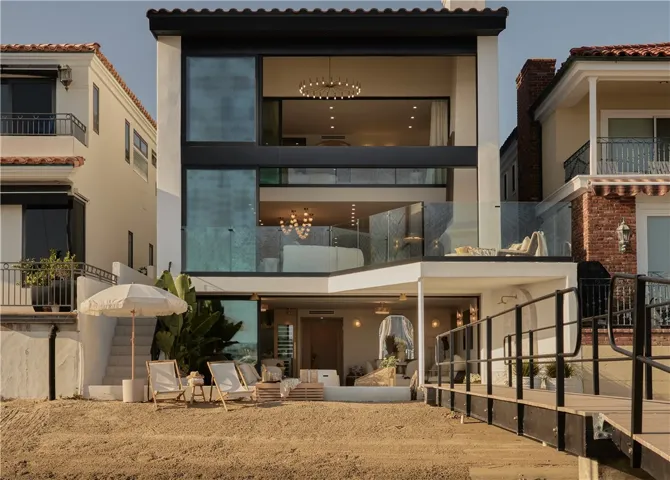 809 Via Lido Soud, Newport Beach, California 92663