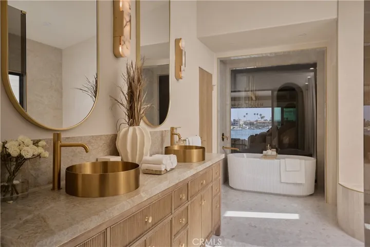 809 Via Lido Soud, Newport Beach, California 92663