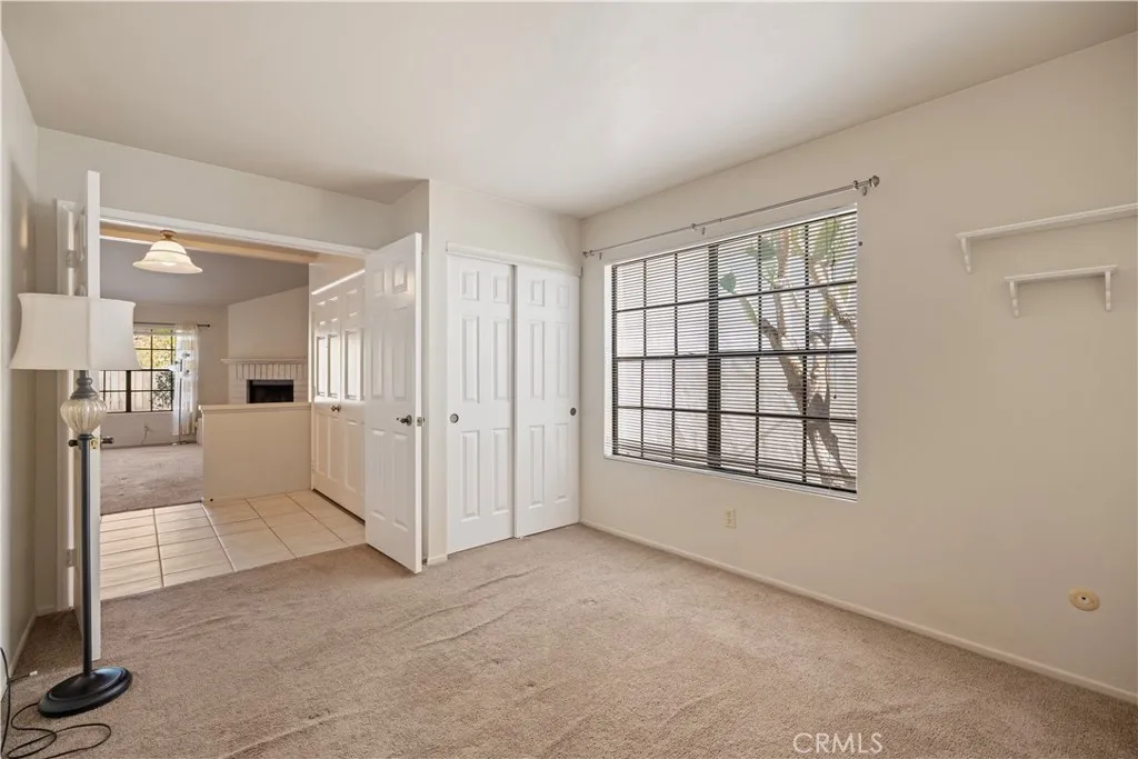 Office/2nd bedroom
