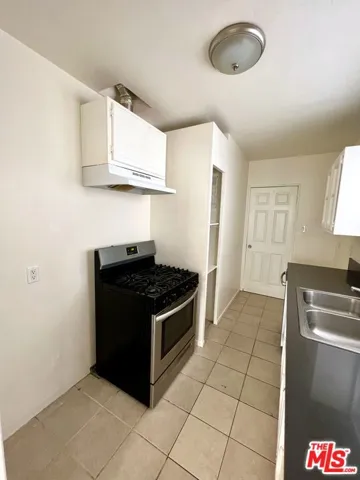 505 Edgewood Street, Inglewood, California 90302
