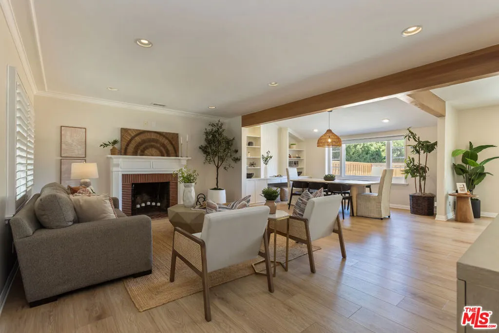 3544 Gardenia Ave