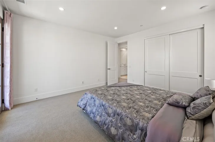 135 Oakstone, Irvine, California 92618