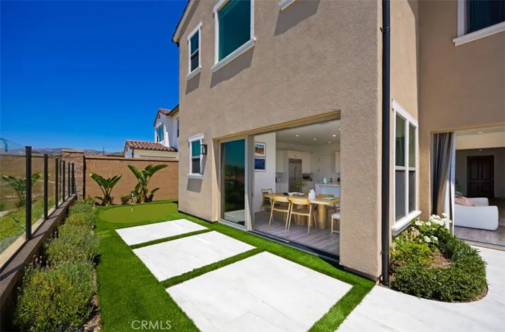 135 Oakstone, Irvine, California 92618