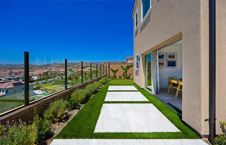 135 Oakstone, Irvine, California 92618