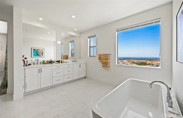 135 Oakstone, Irvine, California 92618